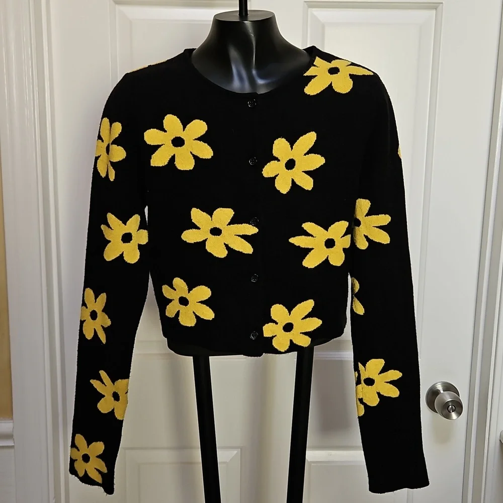 FOREVER 21 Black Crop Cardigan with Yellow Flowers - M